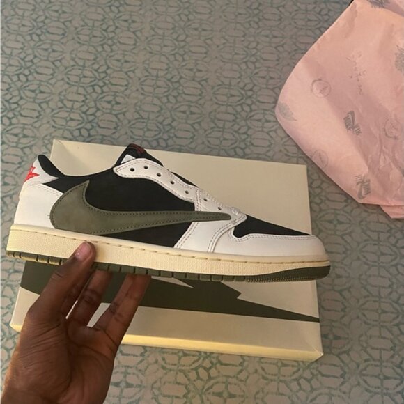 Travis Scott  Air Jordan 1 Retro Low OG \'Olive\' Size 10M/11.5W main image 4